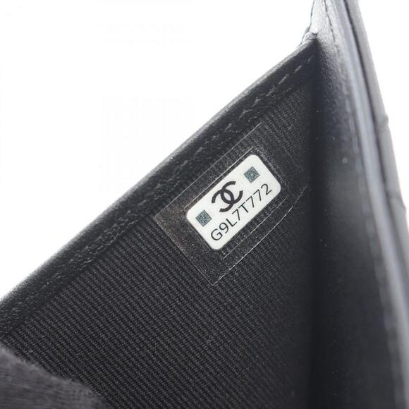 CHANEL Black Lambskin Leather Wallet - Picture 5 of 9